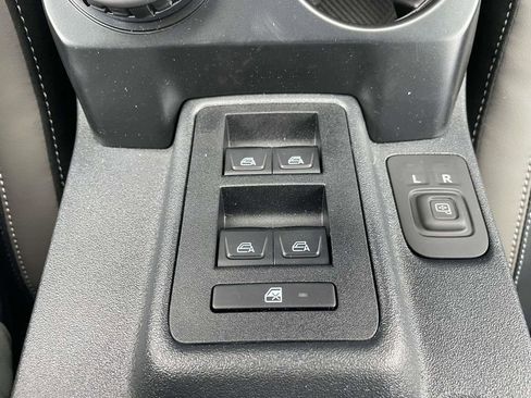 New 2025 Ford Bronco Outer Banks w/ Sasquatch Package image 15