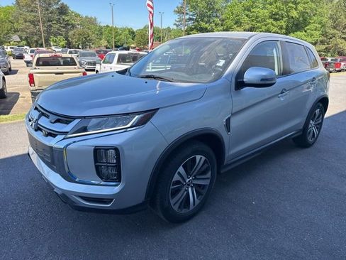 Used 2022 Mitsubishi Outlander Sport SE FWD image 3