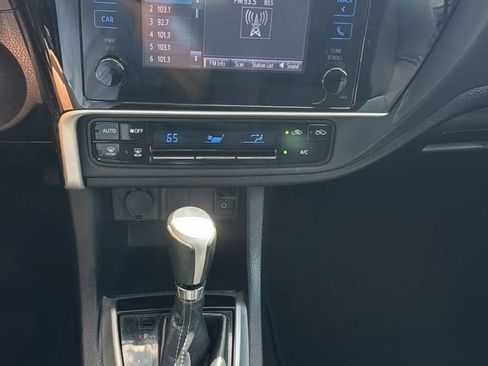 Used 2018 Toyota Corolla LE FWD image 44
