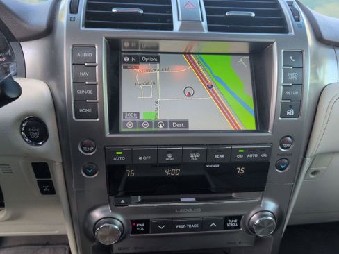 Used 2015 Lexus GX 460 image 11