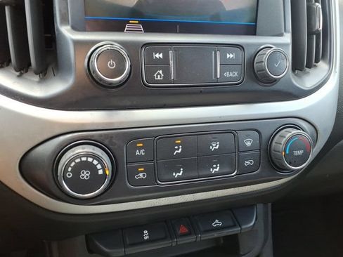 Used 2022 Chevrolet Colorado LT RWD image 26
