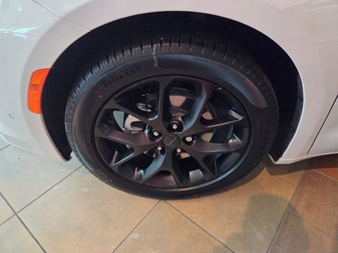 New 2027 Chrysler Pacifica Limited w/ S Appearance Package FWD image 22