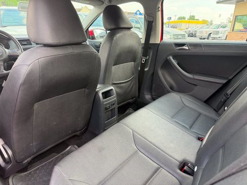 Used 2012 Volkswagen Jetta SE FWD image 27