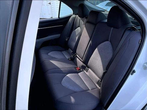 Used 2022 Toyota Camry LE image 14