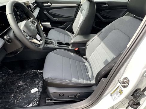 New 2026 Volkswagen Jetta SE FWD image 13