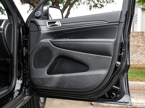 Used 2022 Jeep Grand Cherokee Limited w/ Tech Group image 53