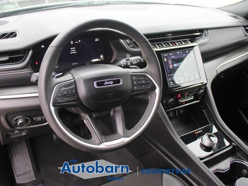 Used 2024 Jeep Grand Cherokee L Laredo AWD/4WD image 11
