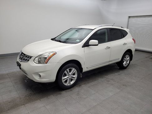 Used 2013 Nissan Rogue SV image 2