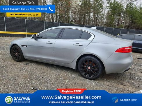 Used 2019 Jaguar XE image 3