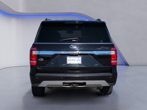 Used 2021 Ford Expedition XLT image 4