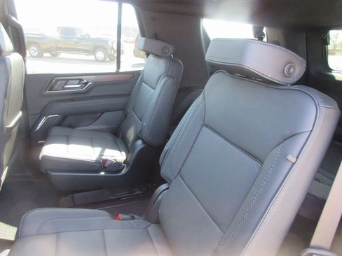 New 2026 GMC Yukon Denali w/ Sun & Power Step Package image 13