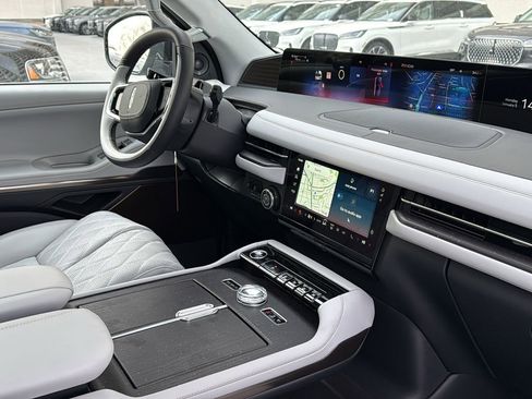 New 2026 Lincoln Navigator L Black Label image 8