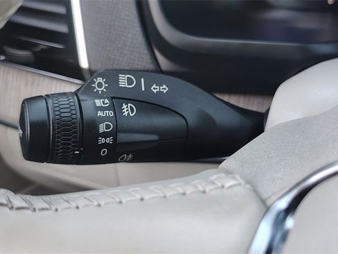 Used 2023 Volvo XC90 B6 Plus w/ Protection Package Premier image 18