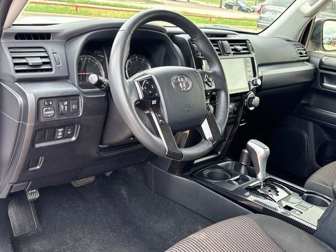 Certified 2024 Toyota 4Runner TRD Off-Road image 11