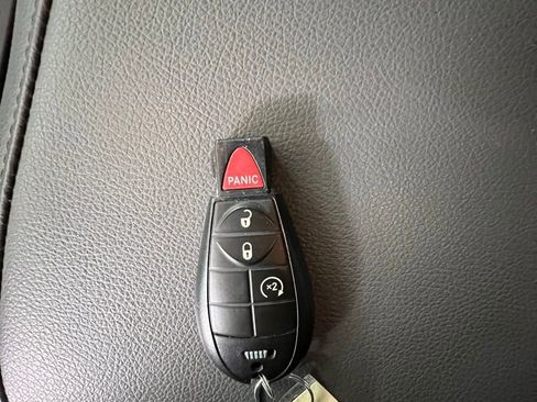 Used 2017 RAM 1500 Classic SLT image 18