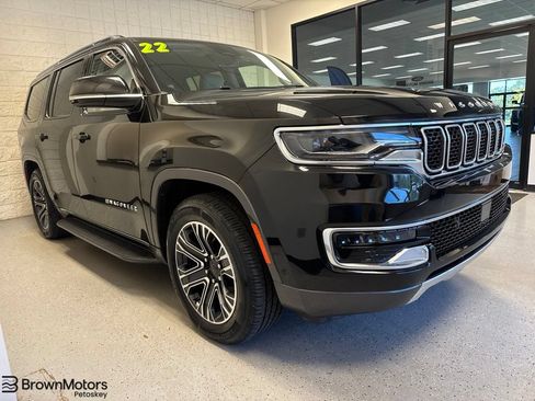 Used 2022 Jeep Wagoneer Series III AWD/4WD image 1