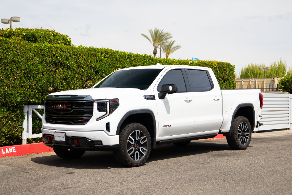 Used 2024 GMC Sierra 1500 AT4 w/ Technology Package AWD/4WD image 3