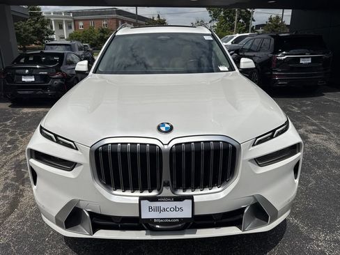 Used 2024 BMW X7 xDrive40i w/ Climate Comfort Package AWD/4WD image 8