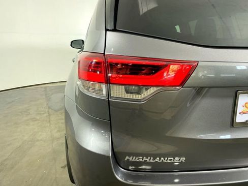 Used 2017 Toyota Highlander XLE image 31