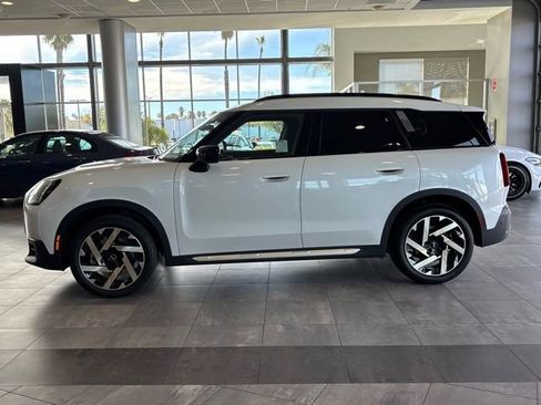 Used 2025 MINI Cooper Countryman S w/ Comfort Package Max image 7