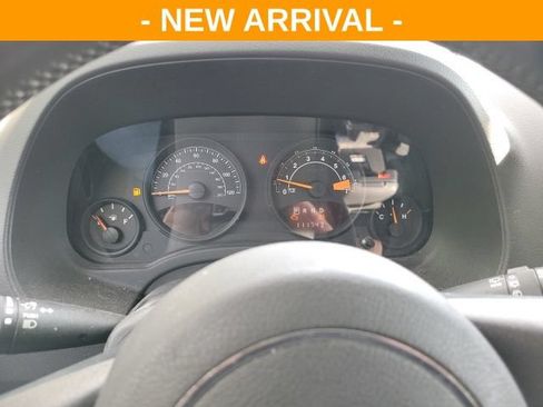 Used 2014 Jeep Patriot Latitude FWD image 9