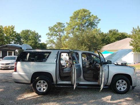 Used 2018 GMC Yukon XL SLE RWD image 29