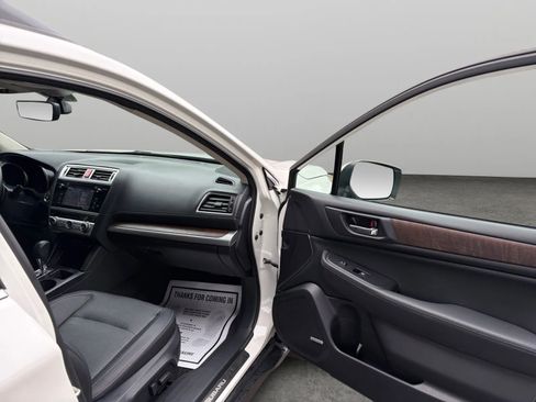 Used 2017 Subaru Outback 3.6R Limited AWD/4WD image 19