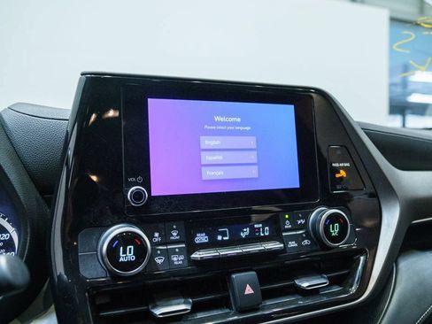 Used 2023 Toyota Highlander LE FWD image 20