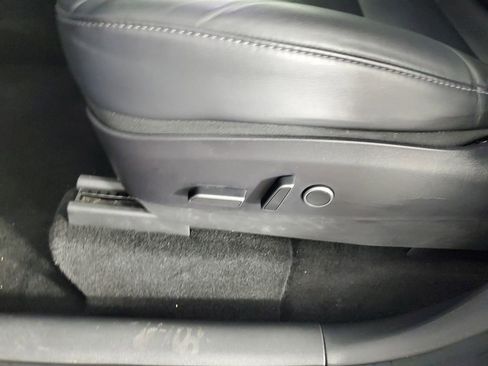 Used 2021 Tesla Model Y Long Range image 26