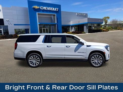 Used 2022 GMC Yukon XL Denali AWD/4WD image 27