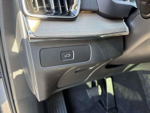 New 2026 Volvo XC90 B6 Plus w/ Protection Package Premier image 15