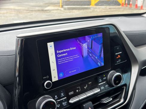 Used 2025 Toyota Highlander LE image 20