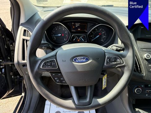 Used 2018 Ford Focus SE FWD image 14