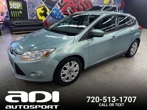 Used 2012 Ford Focus SE image 1