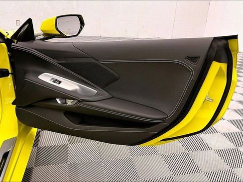 Used 2022 Chevrolet Corvette Stingray Convertible w/ Z51 Performance Package image 22