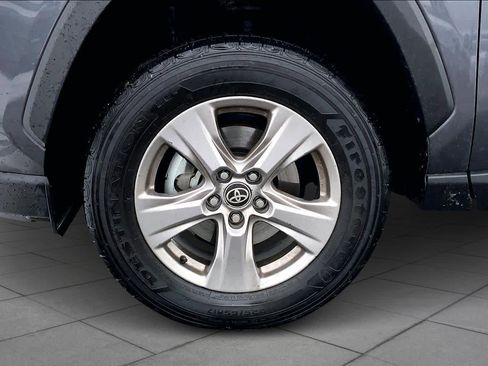 Used 2022 Toyota RAV4 XLE image 11