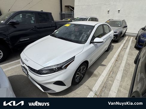 Used 2024 Kia Forte LXS FWD image 1