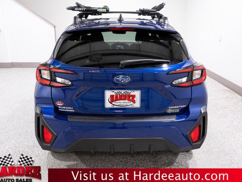 Used 2024 Subaru Crosstrek 2.0i Premium AWD/4WD image 4