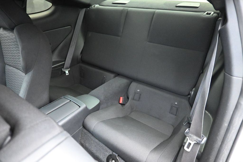 Used 2023 Toyota GR86 RWD image 16