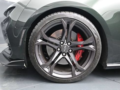 Used 2020 Chevrolet Camaro SS RWD image 17