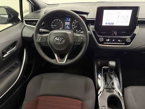 Used 2025 Toyota Corolla SE FWD image 32