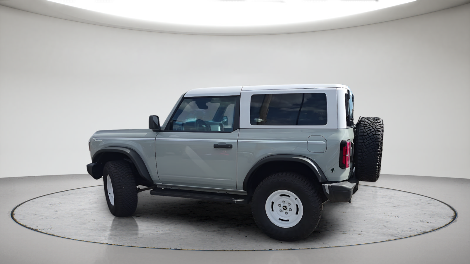 Certified 2024 Ford Bronco Heritage Edition AWD/4WD image 10
