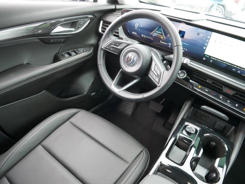 Used 2025 Buick Envision Preferred image 9