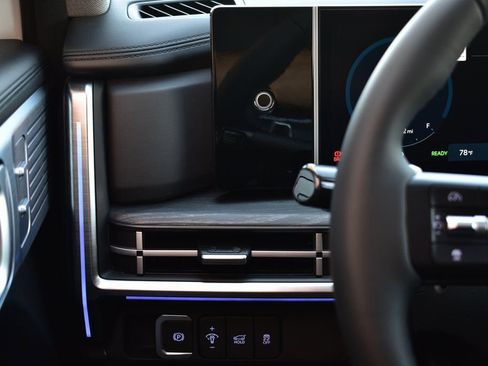 New 2025 Hyundai Santa Fe Limited FWD image 45