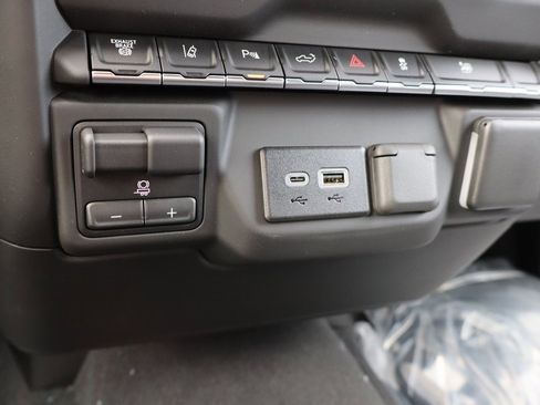 New 2025 Chevrolet Silverado 2500 Custom w/ Custom Value Package image 13