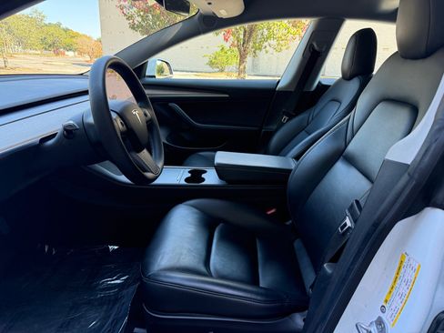 Used 2021 Tesla Model 3 Standard Range Plus image 14