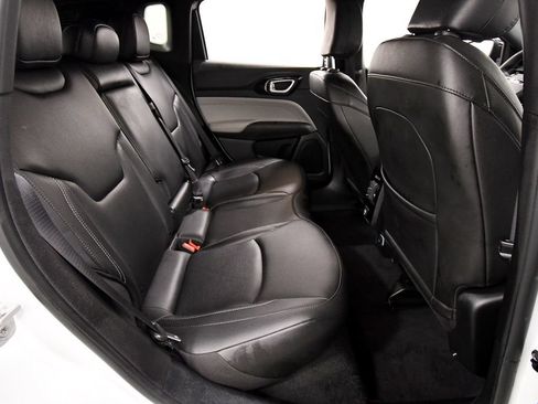 Used 2025 Jeep Compass Limited AWD/4WD image 17