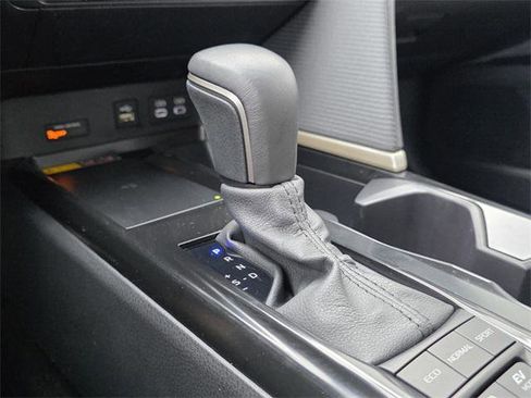 Certified 2025 Toyota Camry SE image 19