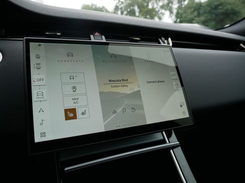 Used 2025 Land Rover Range Rover Evoque S image 28