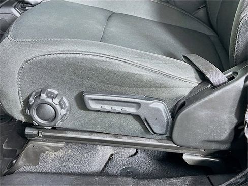 Used 2022 Jeep Gladiator Willys image 11